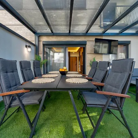 Medvedov Dom Apartman Sa Velikom Terasom 34m2 Apartment *